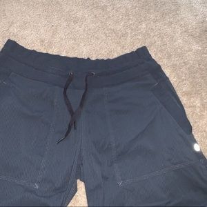 Lululemon Capri pants